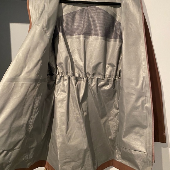 Arc’terxy rain jacket - Picture 7 of 7